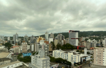 Notícia - Região tem alerta para temporal e chuva intensa nesta terça