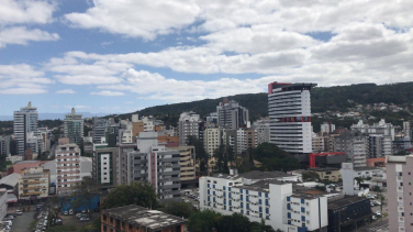 Notícia - Chove menos da metade da média histórica em setembro