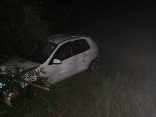 Notícia - Meleiro: três pessoas ficam feridas após carro sair da pista