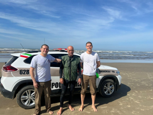 Notícia - Balneário Rincão: policiais resgatam pescador em perigo no mar