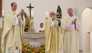 Notícia - Imagem de Nossa Senhora Aparecida é entronizada no Santuário de Içara