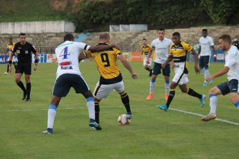 Notícia - Goleiro na linha, mais de vinte desfalques... e o Tigre não ganhou