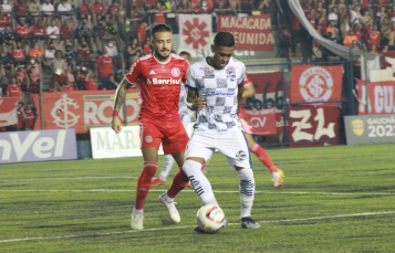 Notícia - Com Paulo Baier, São José ganha do Internacional