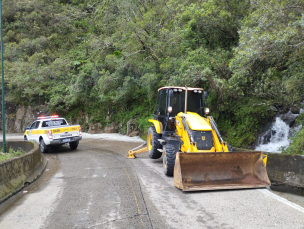 Notícia - Serra do Rio do Rastro: trecho da SC-390 está em meia pista