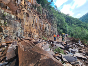 Notícia - Serra do Rio do Rastro permanece interditada nesta quarta-feira