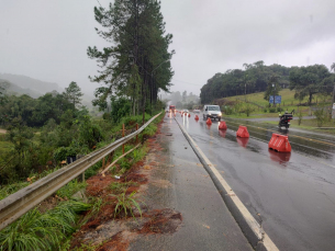 Notícia - Intensidade da chuva deve diminuir nas próximas horas