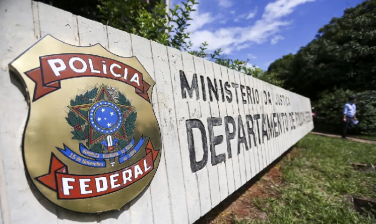 Notícia - Polícia Federal abre inquérito para investigar R$ 4,2 bi em emendas