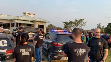 Notícia - Caminhoneiro do Sul é libertado após 4 dias em cativeiro (FOTOS)