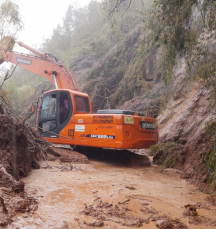 Notícia - Queda de barreiras interdita tráfego na Serra da Rocinha