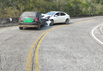 Notícia - Motorista invade contramão e causa acidente na Serra do Rio do Rastro