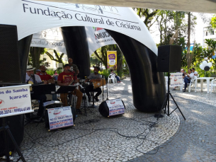 Notícia - Ponto de Samba movimenta Praça Nereu Ramos