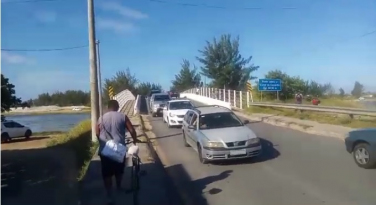 Notícia - PM flagra pesca irregular na Barra do Camacho