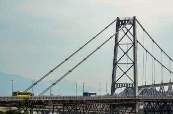 Notícia - Estado autoriza tráfego de veículos particulares na Ponte Hercílio Luz