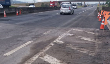 Notícia - DNIT libera temporariamente duas faixas na ponte em Sangão