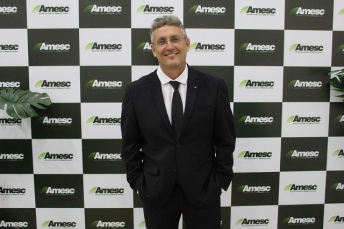 Notícia - Roberto Biava empossado na presidência da AMESC