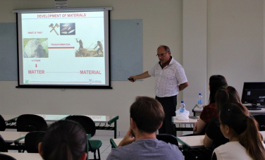 Notícia - Pesquisadores do PPGCEM da Unesc participam de palestra internacional