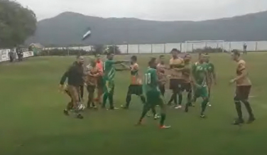 Notícia - Pancadaria registrada em partida do futebol amador (VÍDEO)