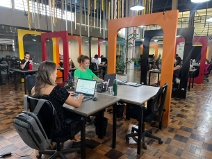 Notícia - Entenda como funciona o coworking: ambiente de compartilhamento de espaço e ideias