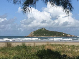 Notícia - Em pleno verão, água do mar em Imbituba alcança menor temperatura do ano