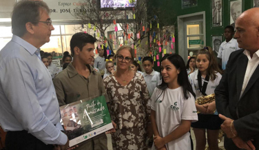 Notícia - Presidente da Fiesc conhece o Bairro da Juventude