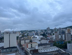 Notícia - Clima chuvoso deixa a região nesta terça-feira