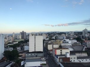 Notícia - Semana começa com tempo bom, nevoeiro e temperatura amena