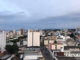 Notícia - Tempo nublado e chuva a partir de quinta