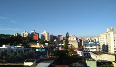 Notícia - Temperatura pode atingir 33º. Chuva não é descartada