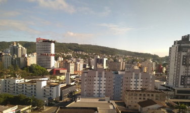 Notícia - Quarta-feira com até 25ºC e chance de chuva