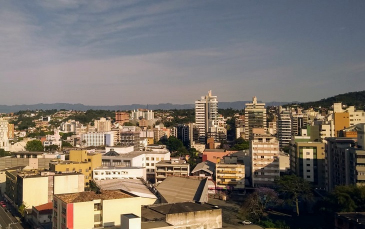 Notícia - Risco de chuva forte no fim da tarde