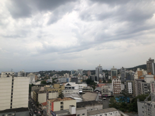 Notícia - Terça-feira abafada e com chance de chuva no Sul de SC