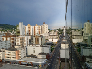 Notícia - Quinta-feira com temperaturas altas e risco de chuva na região