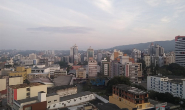 Notícia - Até 33ºC hoje e chuva forte só segunda-feira