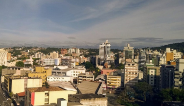 Notícia - Feriadão deve ser ensolarado no sul