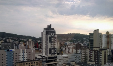 Notícia - Temperatura fica abaixo dos 30ºC e pode chover