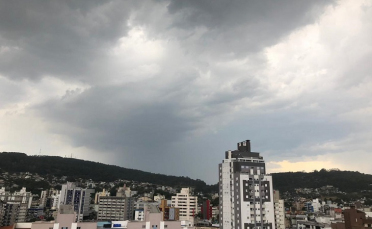 Notícia - Chuva e quedas de energia em Criciúma