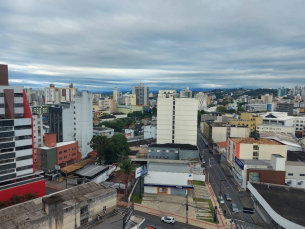 Notícia - Terça de Carnaval com calor e chances de chuva