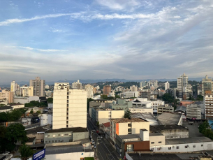 Notícia - Tempo segue bom nesta sexta e temperatura máxima será de 36°C