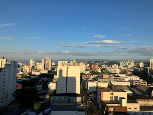 Notícia - Sexta-feira de sol e possibilidade de chuva fraca e trovoada à tarde (ÁUDIO)