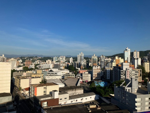 Notícia - Márcio Sônego: segunda-feira de sol, calor e possibilidade de chuva no fim de tarde (ÁUDIO)