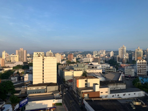 Notícia - Forte calor previsto para esta quarta antecede a chegada da frente fria