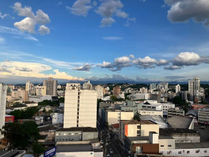 Notícia - Quinta será de ventania e chuva em Criciúma e região (ÁUDIO)