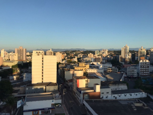 Notícia - Segunda-feira com sol e poucas nuvens 