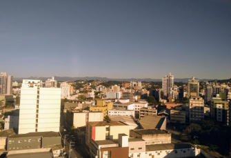 Notícia - Céu limpo e até 33ºC nesta terça-feira