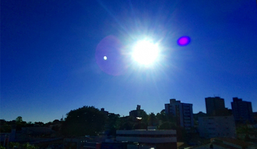 Notícia - Quinta-feira de calor na região