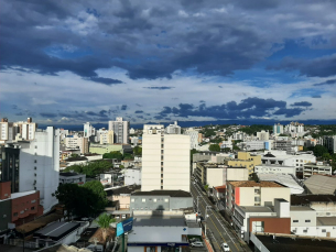 Notícia - Sexta-feira de calor e chuva