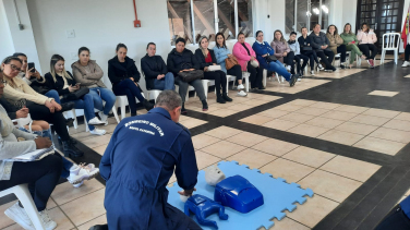 Notícia - Profissionais de Balneário Rincão passam por treinamento de primeiros socorros