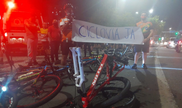 Notícia - Um protesto pela ciclovia na Centenário (VÍDEO)