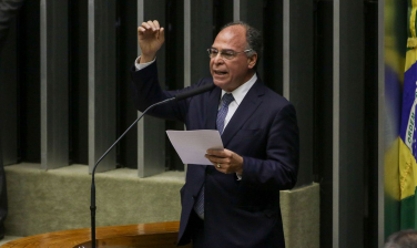 Notícia - Relator da PEC dos Precatórios apresenta parecer à CCJ