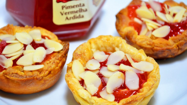 Notícia - Saimon Novack: queijo brie com geleia de pimenta, a receita desta sexta